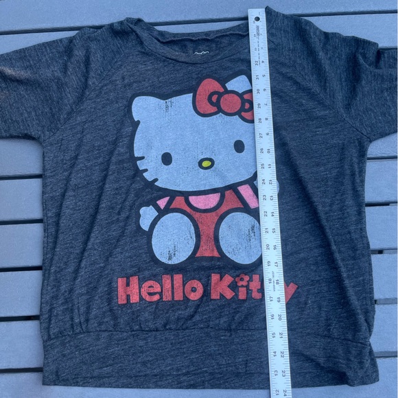 Y2K Sanrio; Hello Kitty; Grey; Long Sleeve; Graphic Tee; Minor Wear; Women’s S - Picture 4 of 6